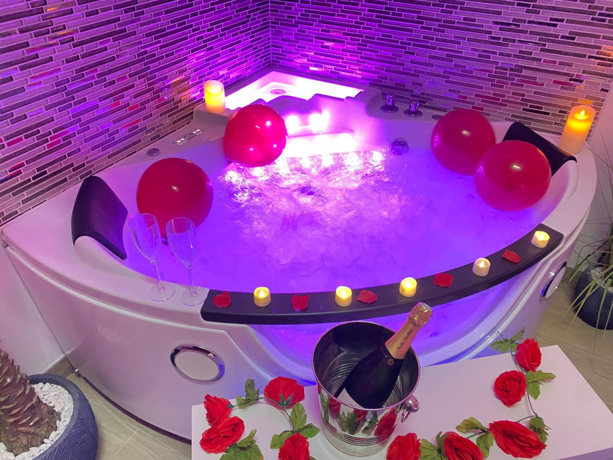 L'Escale Balneo'Romantique - Loveroom - Jacuzzi & Petit Dejeuner Villiers-sur-Marne Buitenkant foto