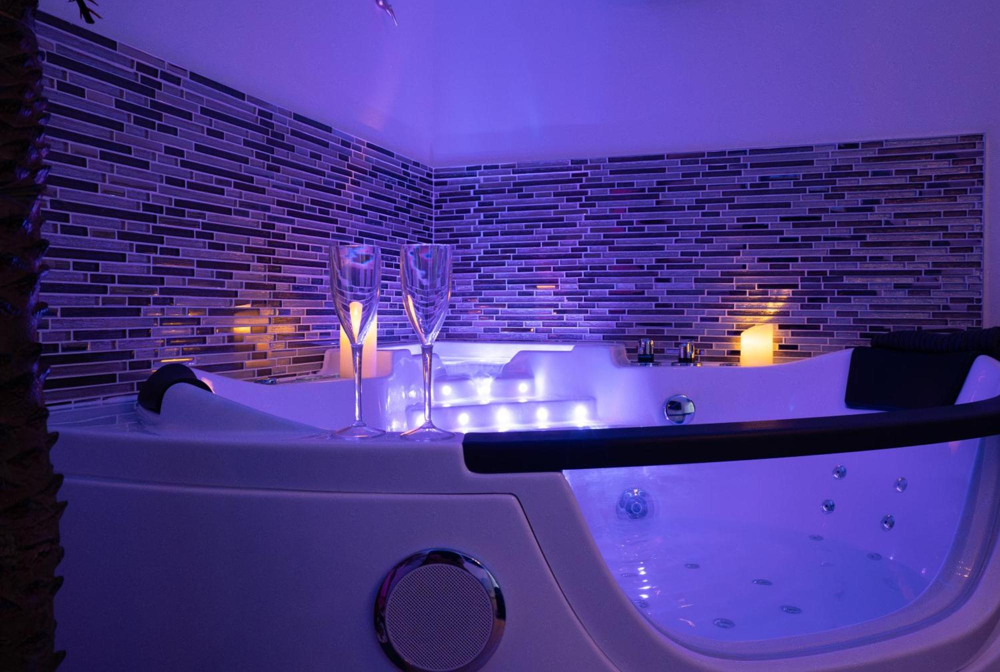 L'Escale Balneo'Romantique - Loveroom - Jacuzzi & Petit Dejeuner Villiers-sur-Marne Buitenkant foto
